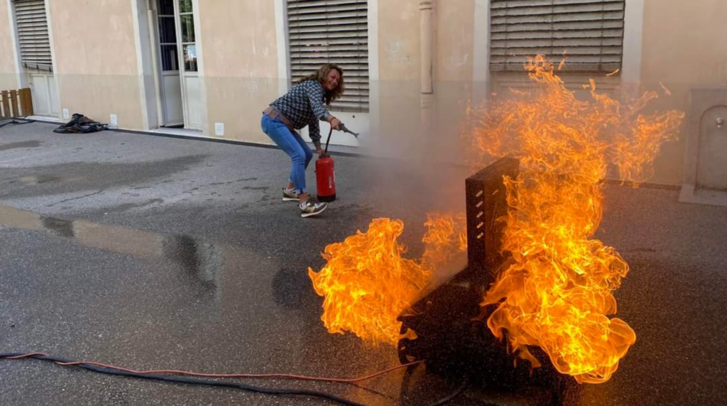 Équipier de première intervention, manipulation extincteur, exercice évacuation